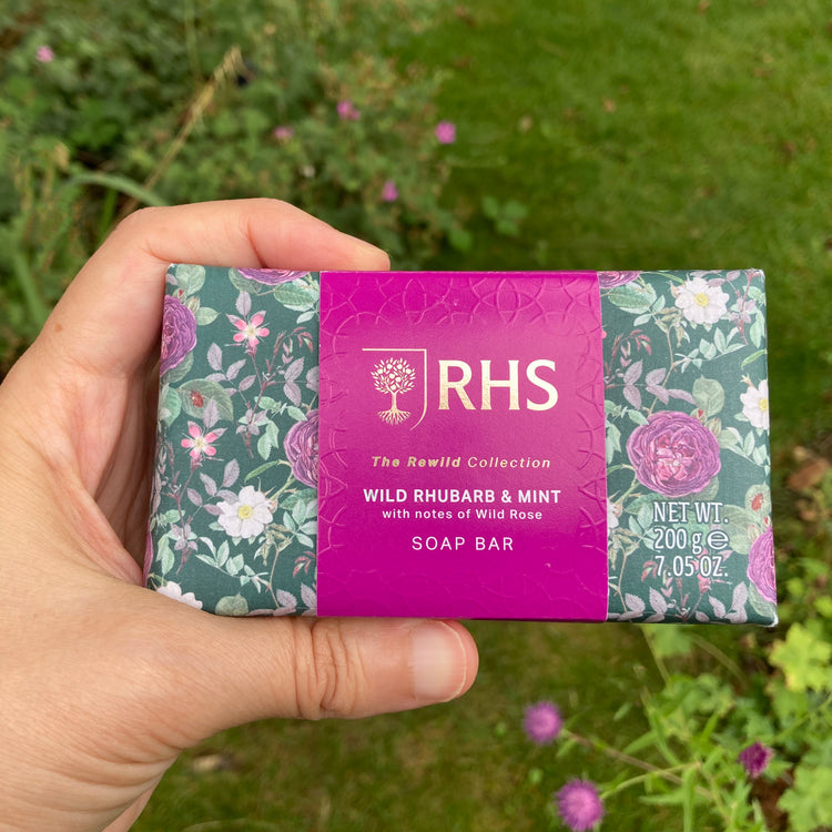 Alternative view of RHS Wild rhubarb & mint soap