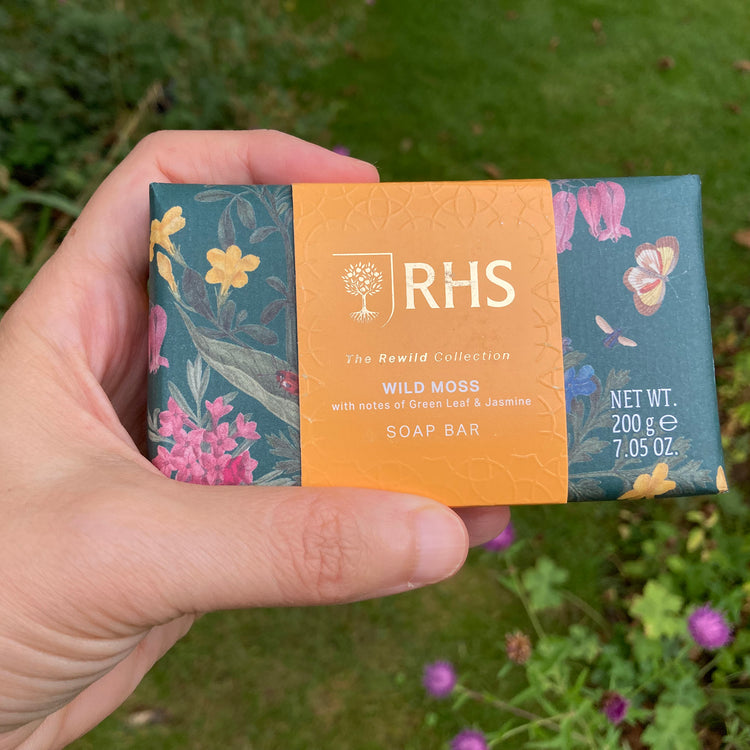 Alternative view of RHS Wild moss soap