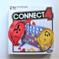 Connect 4 packaging front
