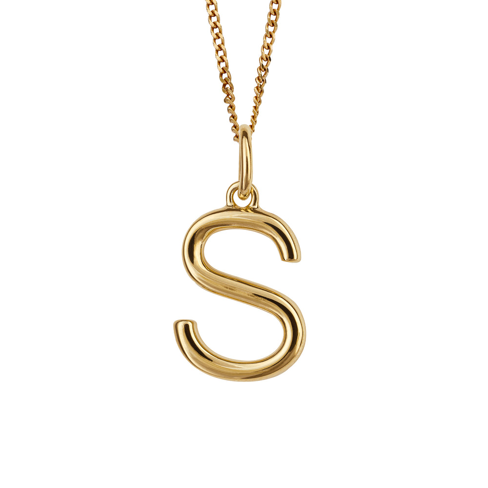 Gold chain with a gold pendant with the initial S.
