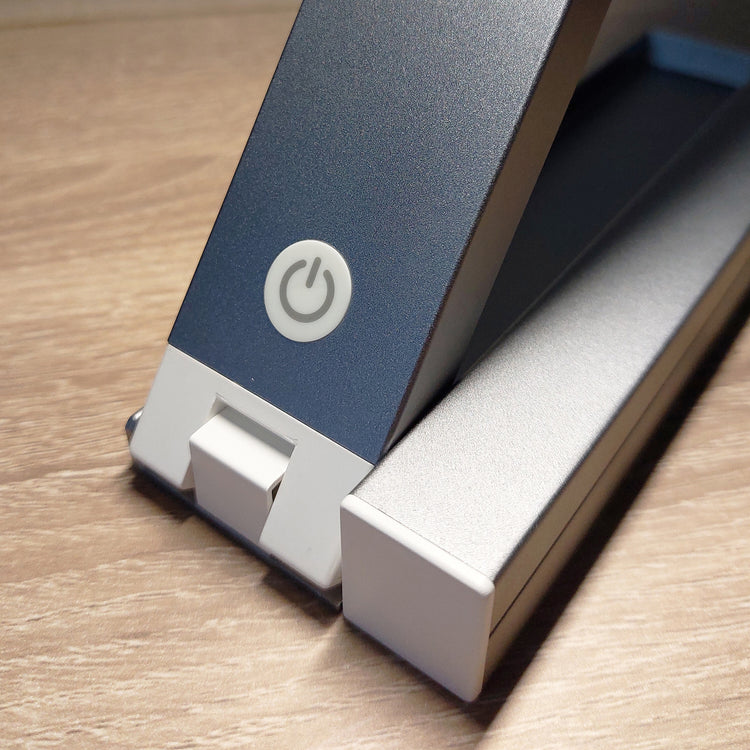 Alternative view of ZigZag portable folding light