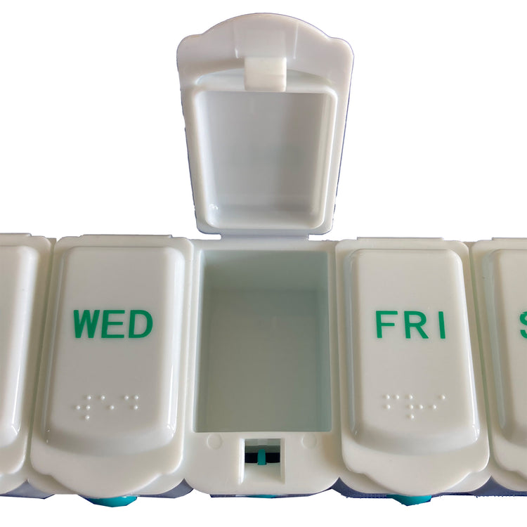 Alternative view of Jumbo push button 7 day pillbox with braille