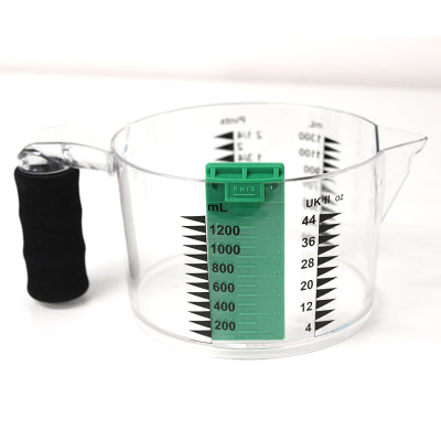 Easy to see measuring jug with braille tactile gauge