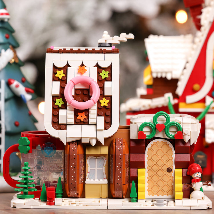 Alternative view of Toy Shop Gingerbread House Brick Building Set